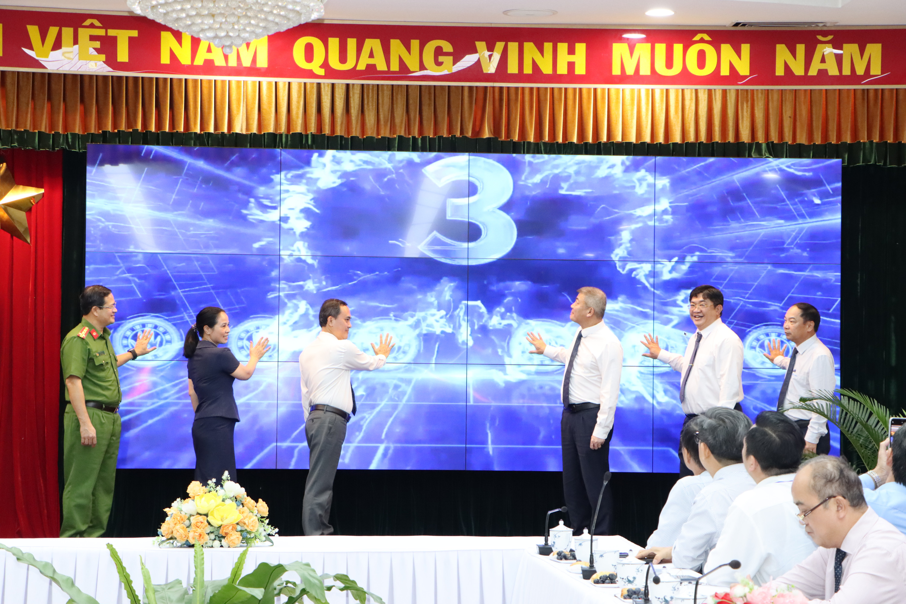 Công bố vận hành Trung tâm IOC TP. Đồng Nai và Ký kết Thỏa thuận hợp tác về phát triển KHCN, ĐMST và CĐS giai đoạn 2026-2030 giữa UBND TP. Đồng Nai và Tập đoàn VNPT